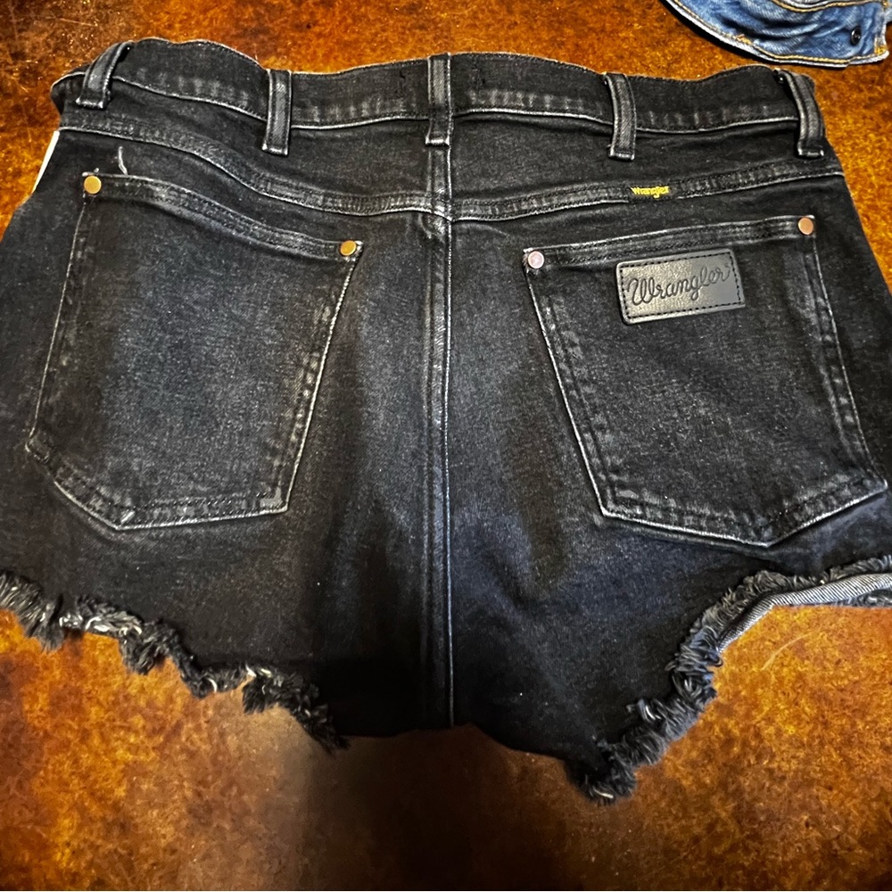 Women’s Black Wrangler shorts